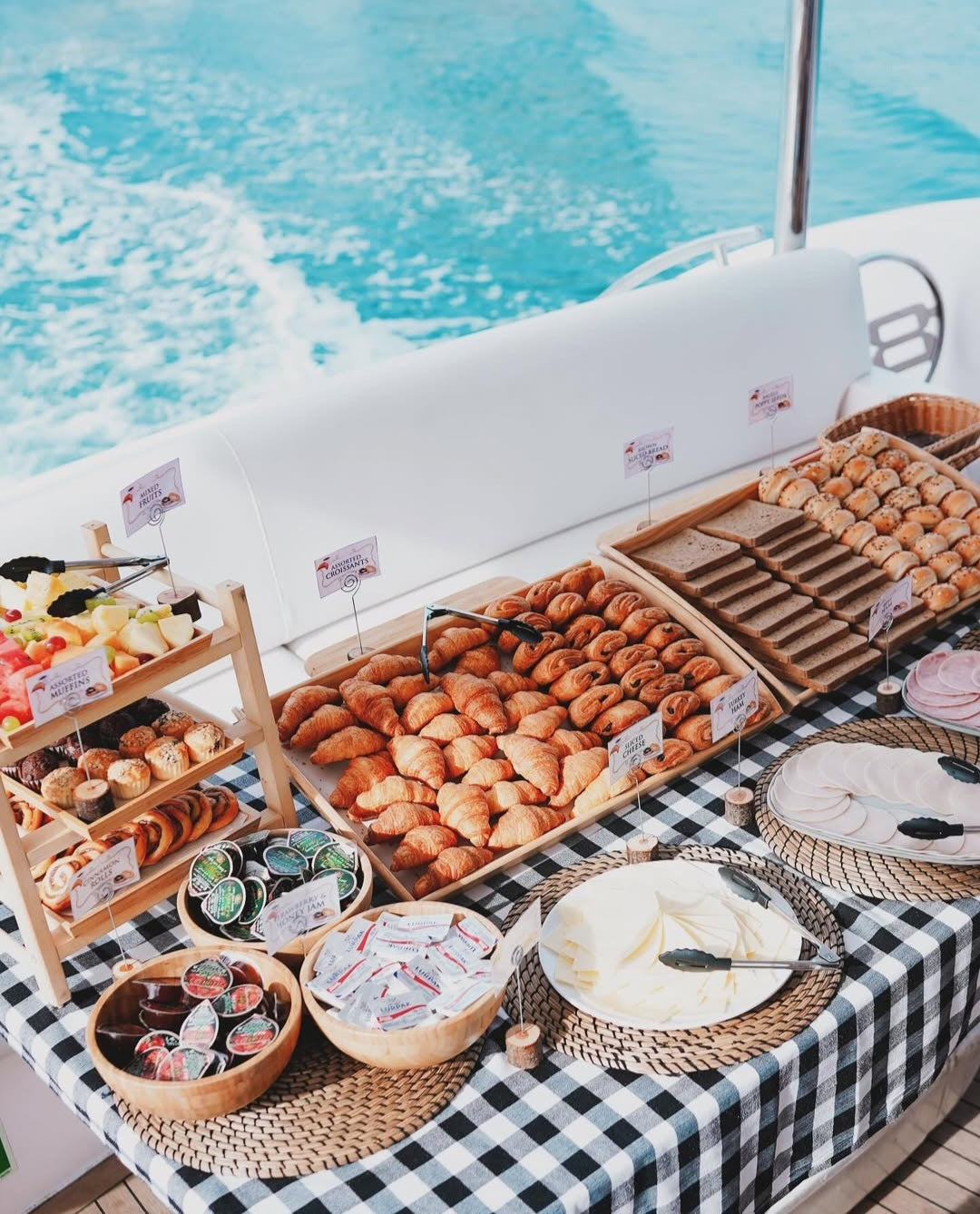 Early Riser Breakfast Luxury Yacht Tour